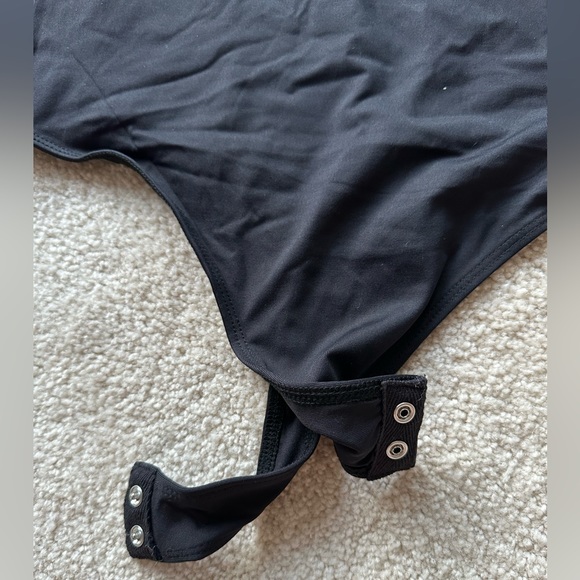 Contour Long Sleeve Bodysuit - Picture 7 of 9